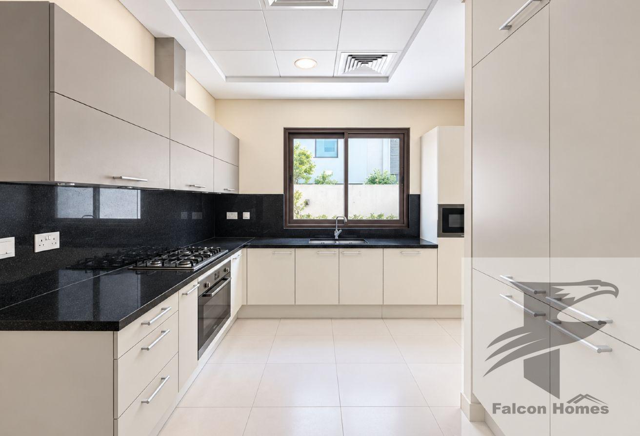 Spacious 5BR Villa with Big Garden Area photo 12