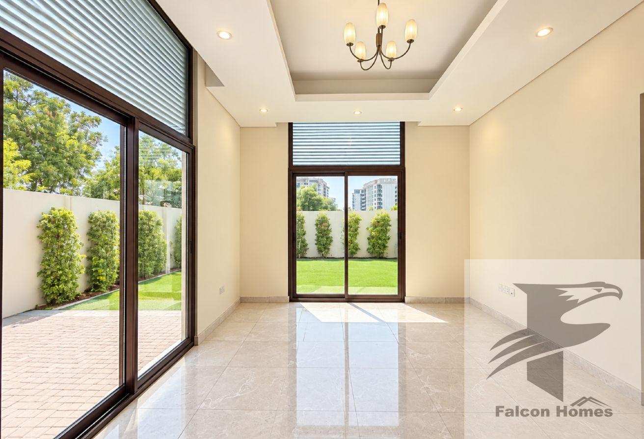 Spacious 5BR Villa with Big Garden Area photo 9