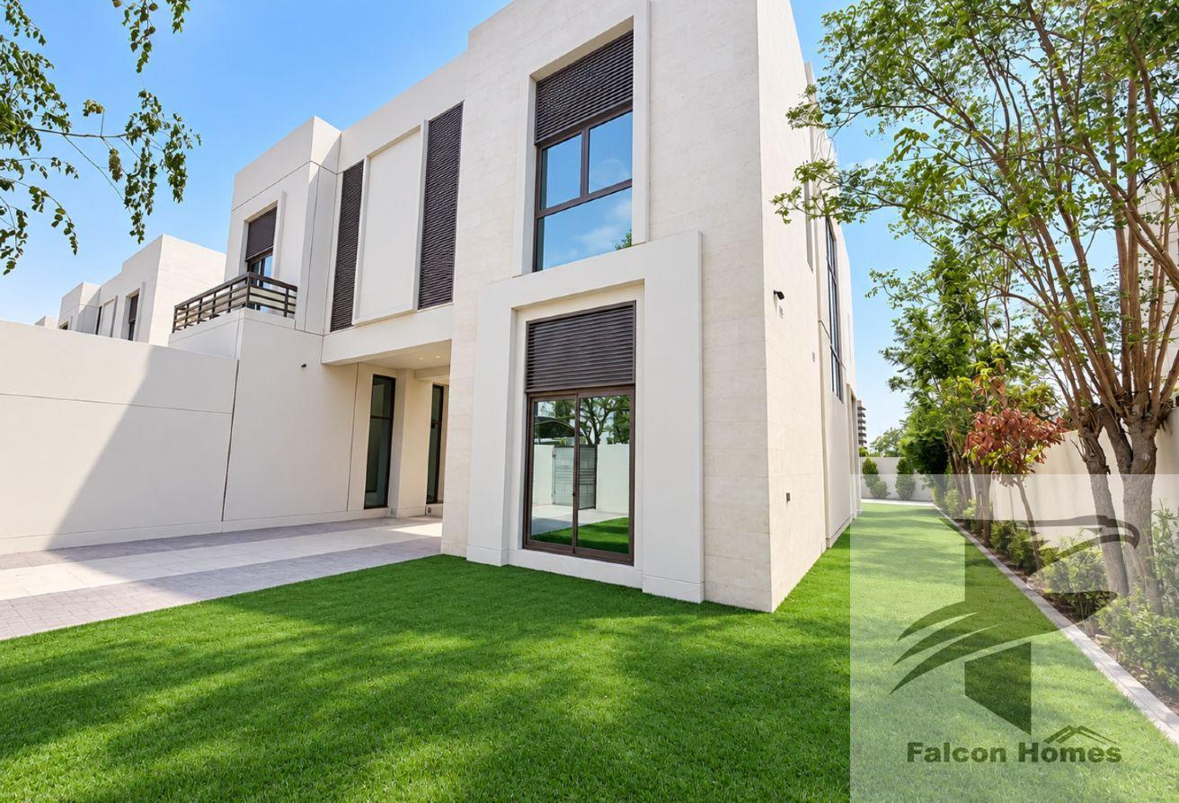 Spacious 5BR Villa with Big Garden Area photo 4