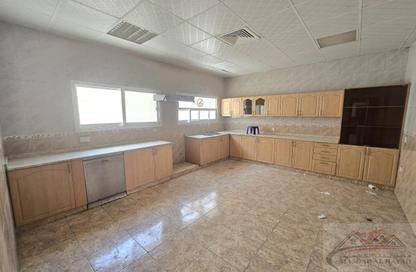 Villa - 5 Bedrooms - 6 Bathrooms for rent in Al Falaj - Al Riqqa - Sharjah