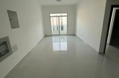 شقة - غرفة نوم - 2 حمامات للايجار في الجرف 2 - الجرف - عجمان وسط المدينة - عجمان