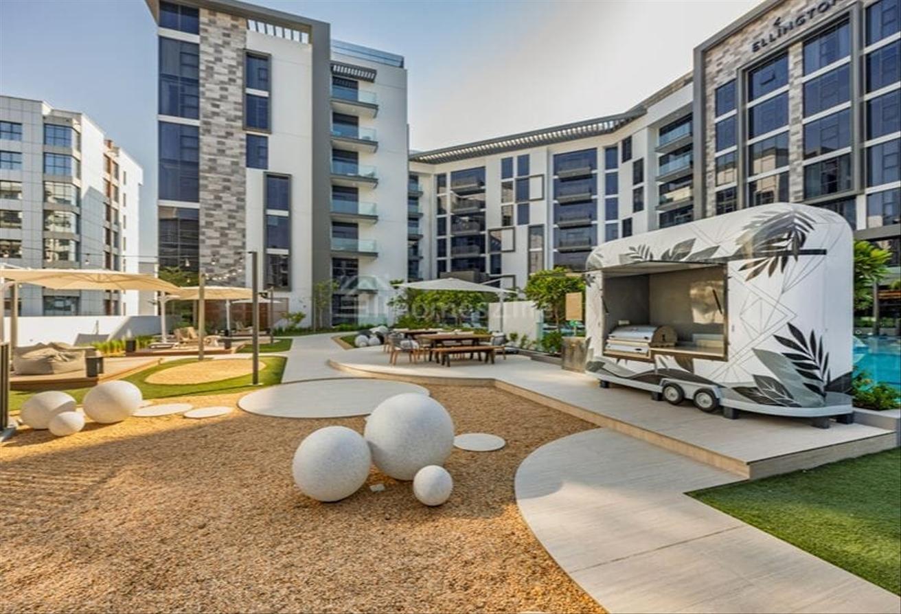 Luxury Living | Spacious Balcony | Pool View photo 8