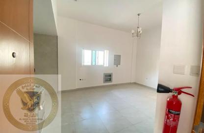 Apartment - Studio - 1 Bathroom for rent in Al Butina 9 Building - Al Butina - Sharjah Apartment - Studio - 1 Bathroom for rent in Al Butina 9 Building - Al Butina - Sharjah