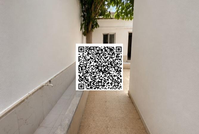Traditional Arabic house for sale in Al Bustan / C