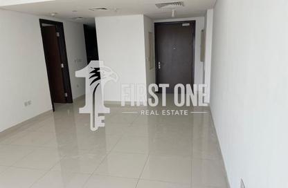 Apartment - 1 Bedroom - 2 Bathrooms for rent in Burooj Views - Marina Square - Al Reem Island - Abu Dhabi