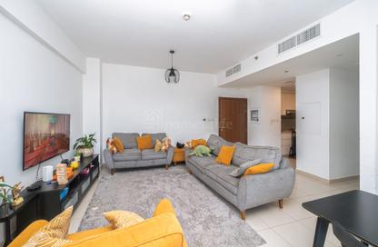 Apartment - 3 - 3 for sale in Hayat Boulevard 2B - Hayat Boulevard 2 - Hayat Boulevard - Town Square - Dubai