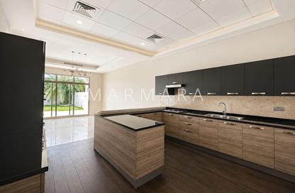 Villa - 5 Bedrooms - 5 Bathrooms for rent in Umm Suqeim 2 Villas - Umm Suqeim 2 - Umm Suqeim - Dubai Villa - 5 Bedrooms - 5 Bathrooms for rent in Umm Suqeim 2 Villas - Umm Suqeim 2 - Umm Suqeim - Dubai