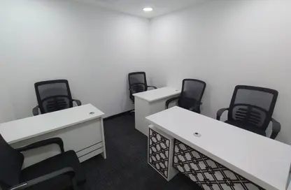 مكتب - استوديو - 2 حمامات للايجار في مركز الدانة - المرقبات - ديرة - دبي