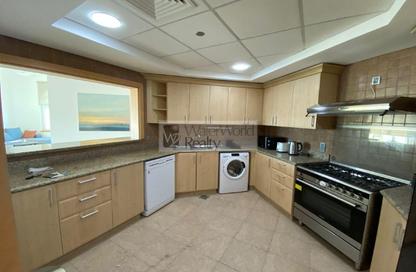 Apartment - 3 Bedrooms - 3 Bathrooms for rent in Al Dabas - Shoreline Apartments - Palm Jumeirah - Dubai