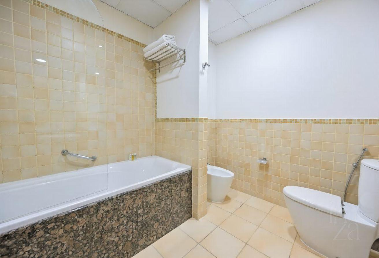 Renovated | Furnished | Marina View photo 14