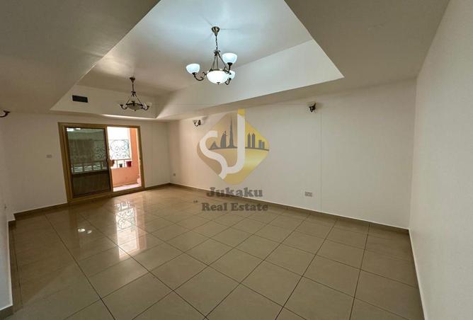 Spacious Highly Demand | 2BHK Family only BURDUBAI photo 2