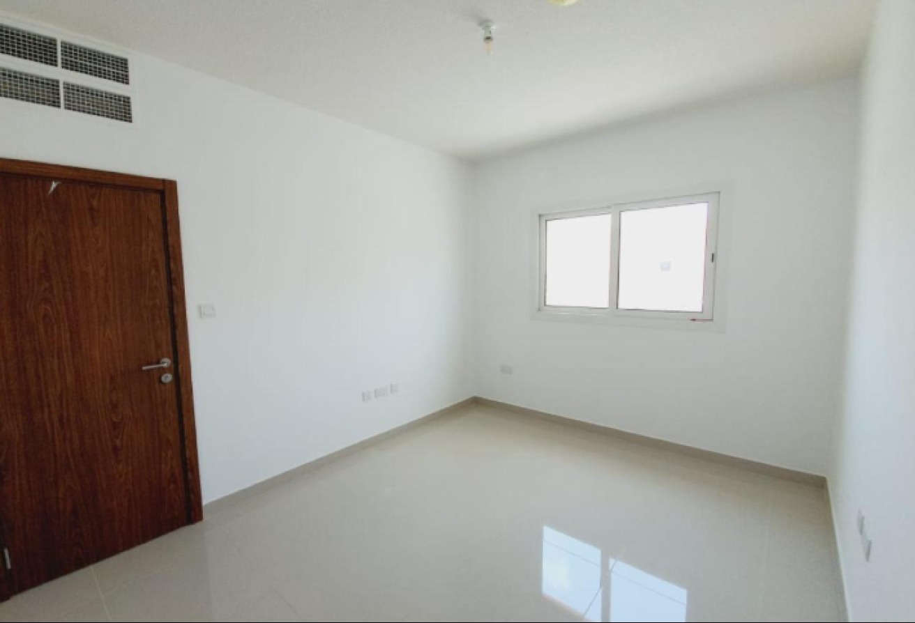 Single Row | Corner Unit | Peaceful Community
