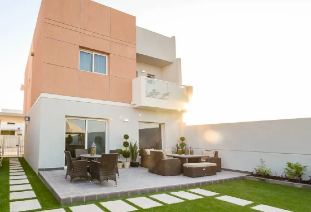 Single Row | Corner Unit | Peaceful Community