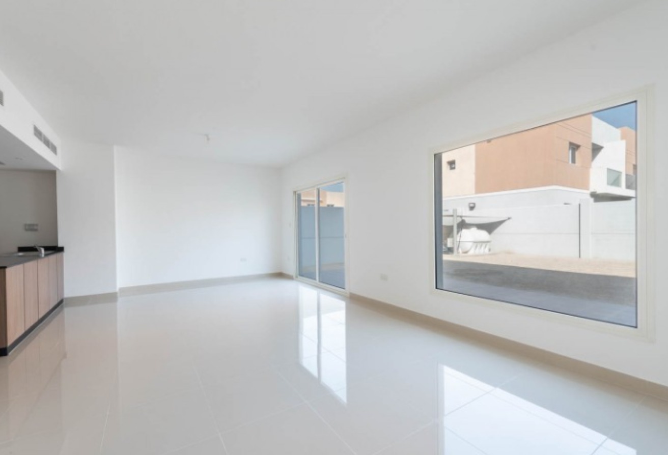 Single Row | Corner Unit | Peaceful Community