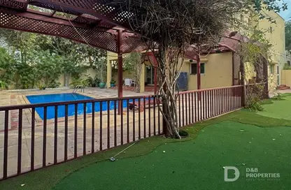 Villa - 4 Bedrooms - 5 Bathrooms for rent in Meadows 9 - Meadows - Dubai