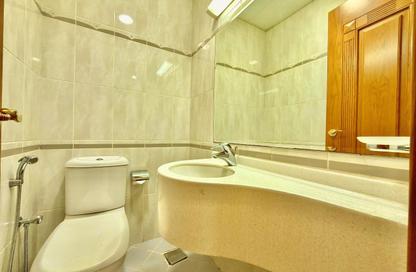 Apartment - 3 Bedrooms - 4 Bathrooms for rent in Al Khazna Tower - Al Najda Street - Abu Dhabi