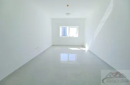 شقة - غرفة نوم - 1 حمام للايجار في رشيد تاور 4 - التعاون - الشارقة