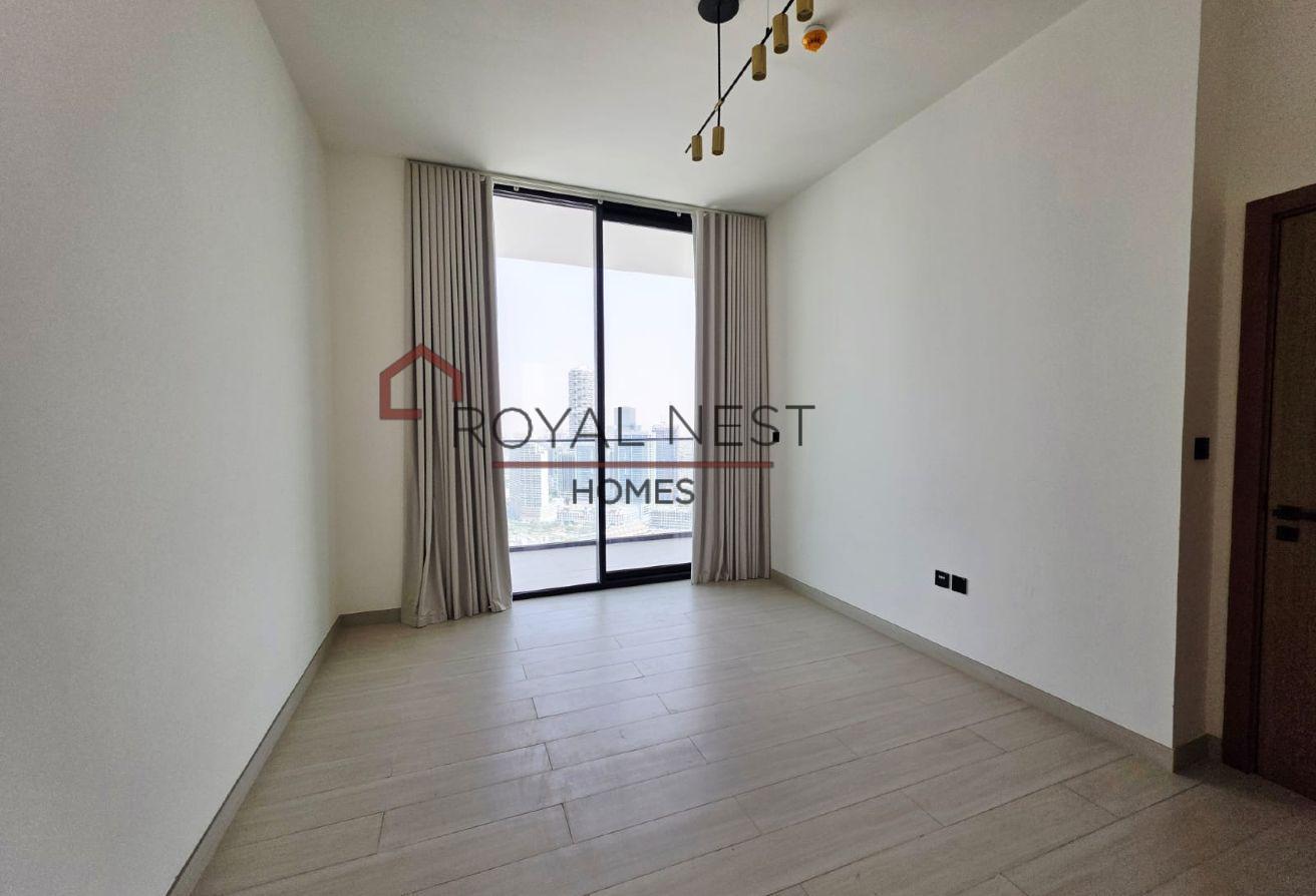 High Floor I With Appliances & Curtains | Vacant photo 10