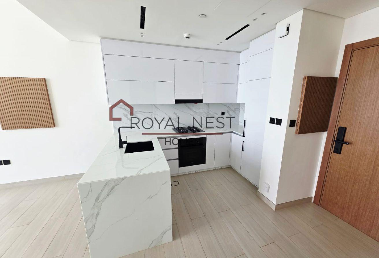 High Floor I With Appliances & Curtains | Vacant photo 7