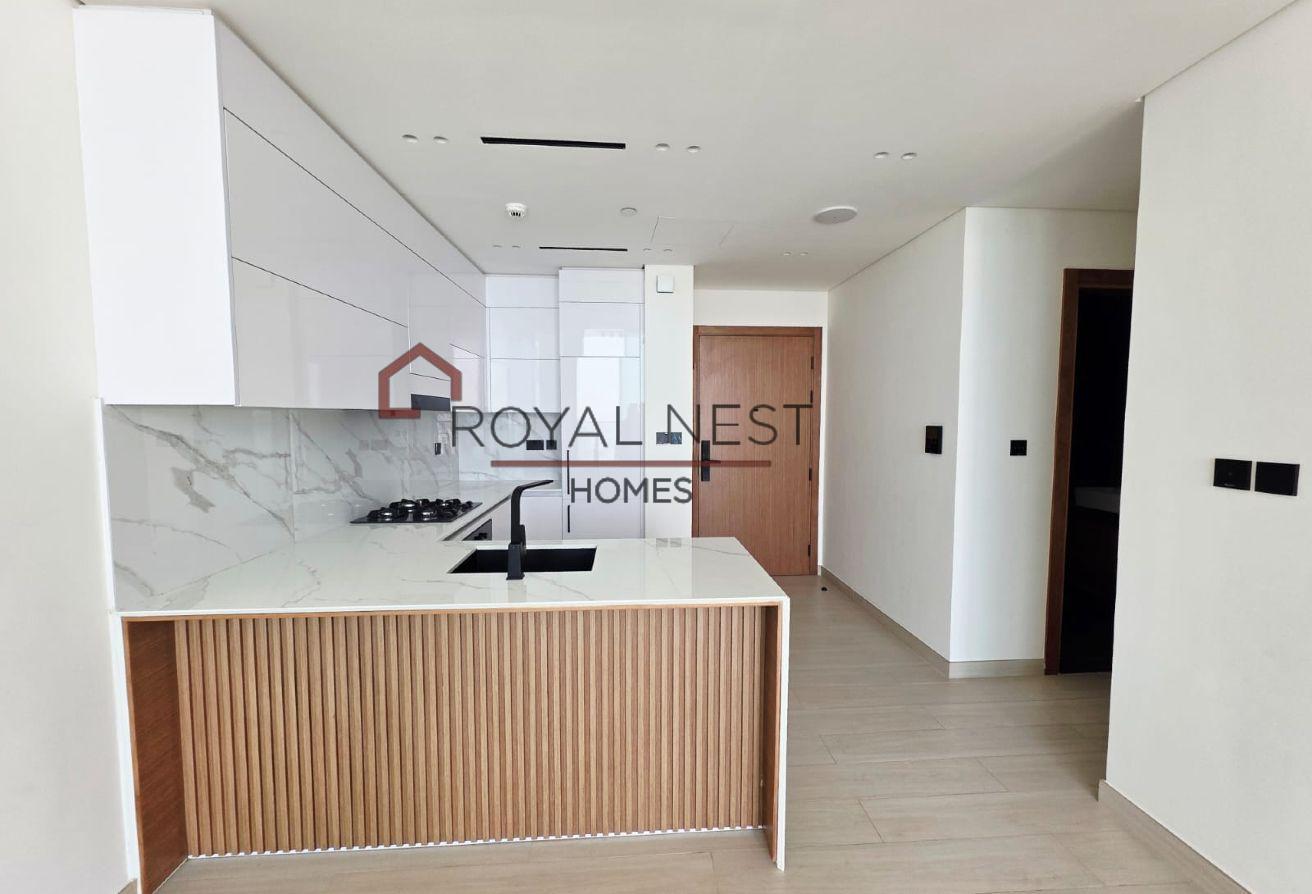 High Floor I With Appliances & Curtains | Vacant photo 5