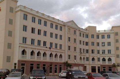 متجر - استوديو - 1 حمام للايجار في طراز إنجليزي - المدينة العالمية - دبي متجر - استوديو - 1 حمام للايجار في طراز إنجليزي - المدينة العالمية - دبي