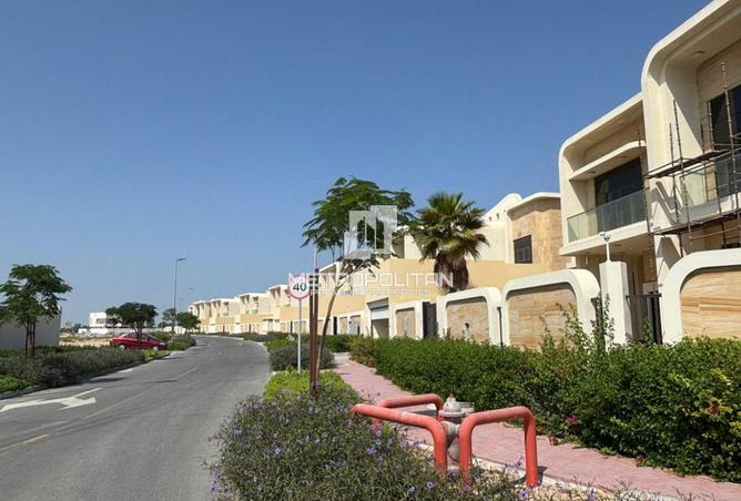 104698898 - صورة العقار 2