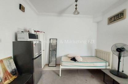 Apartment - Studio - 1 for rent in Al Nabaa Building - Al Naba'ah - Al Sharq - Sharjah