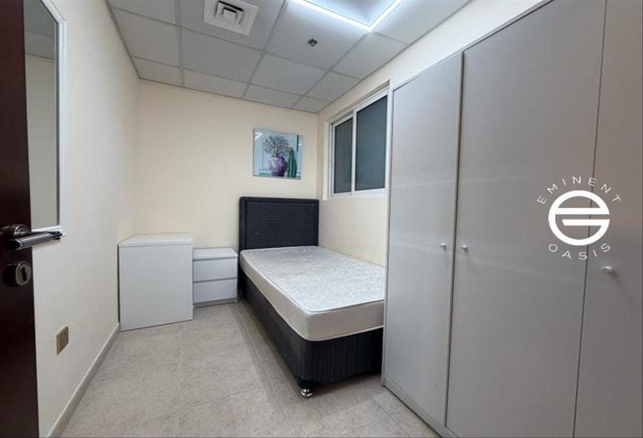 Modern furnished| upgraded | vacant | sale photo 10