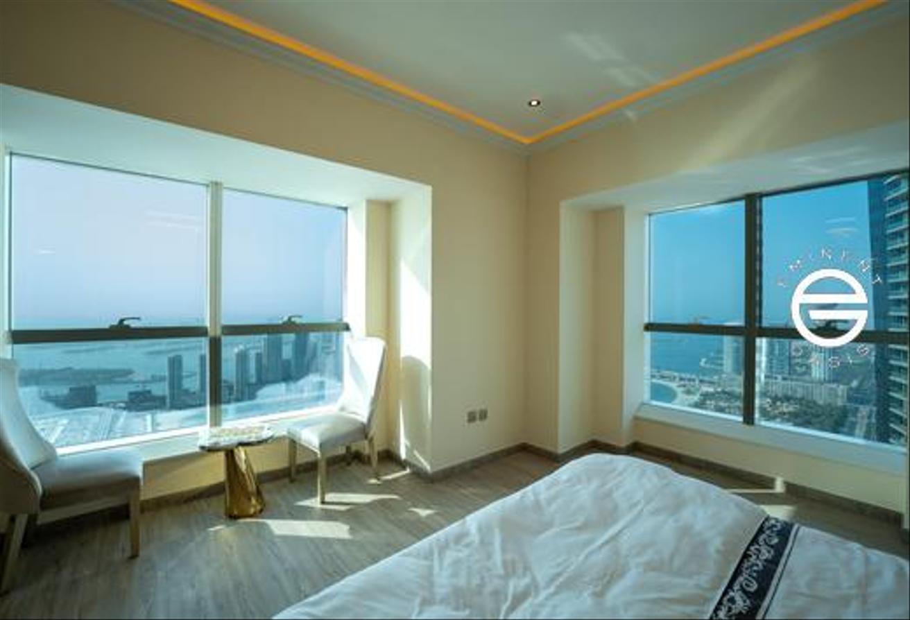 Modern furnished| upgraded | vacant | sale photo 5