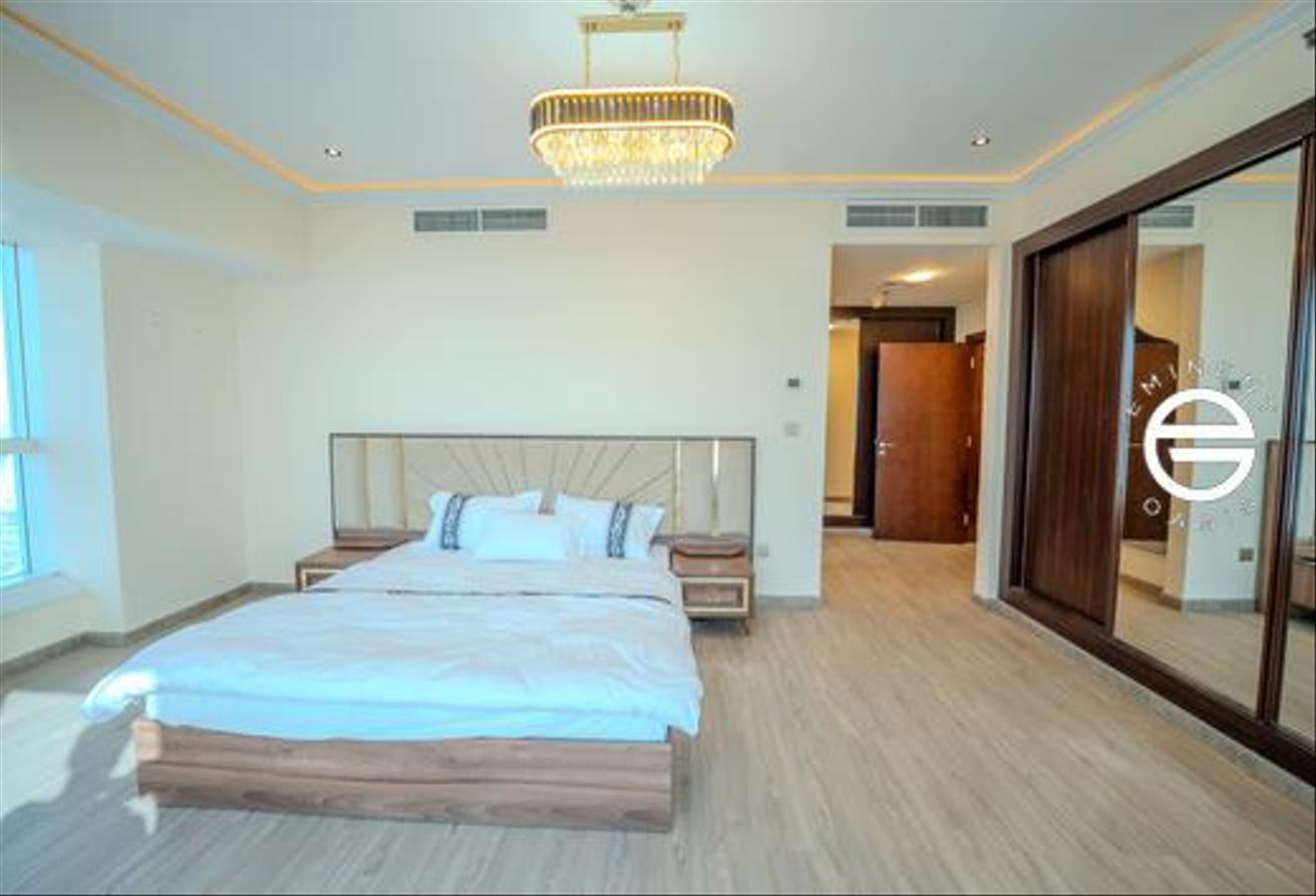 Modern furnished| upgraded | vacant | sale photo 6
