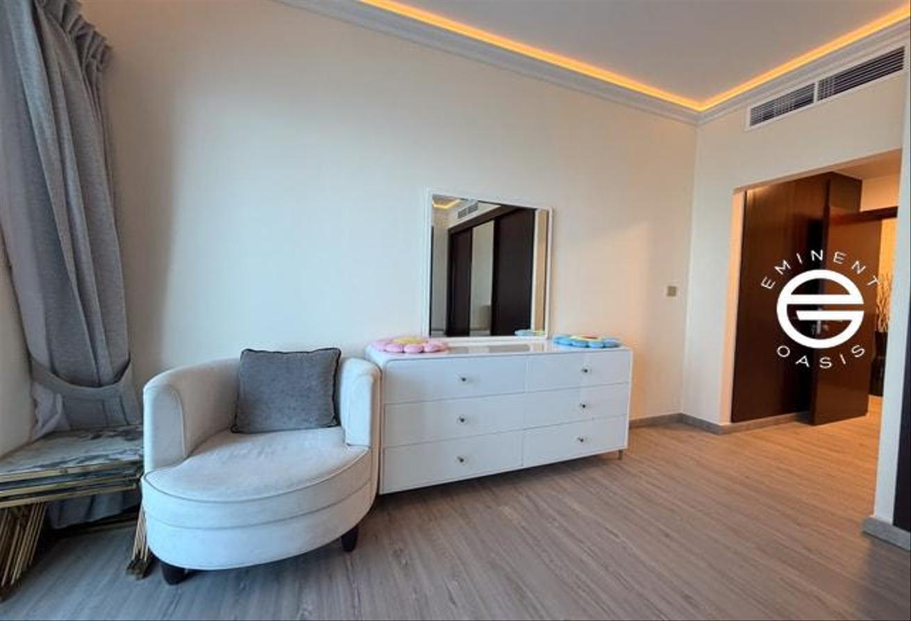 Modern furnished| upgraded | vacant | sale photo 30