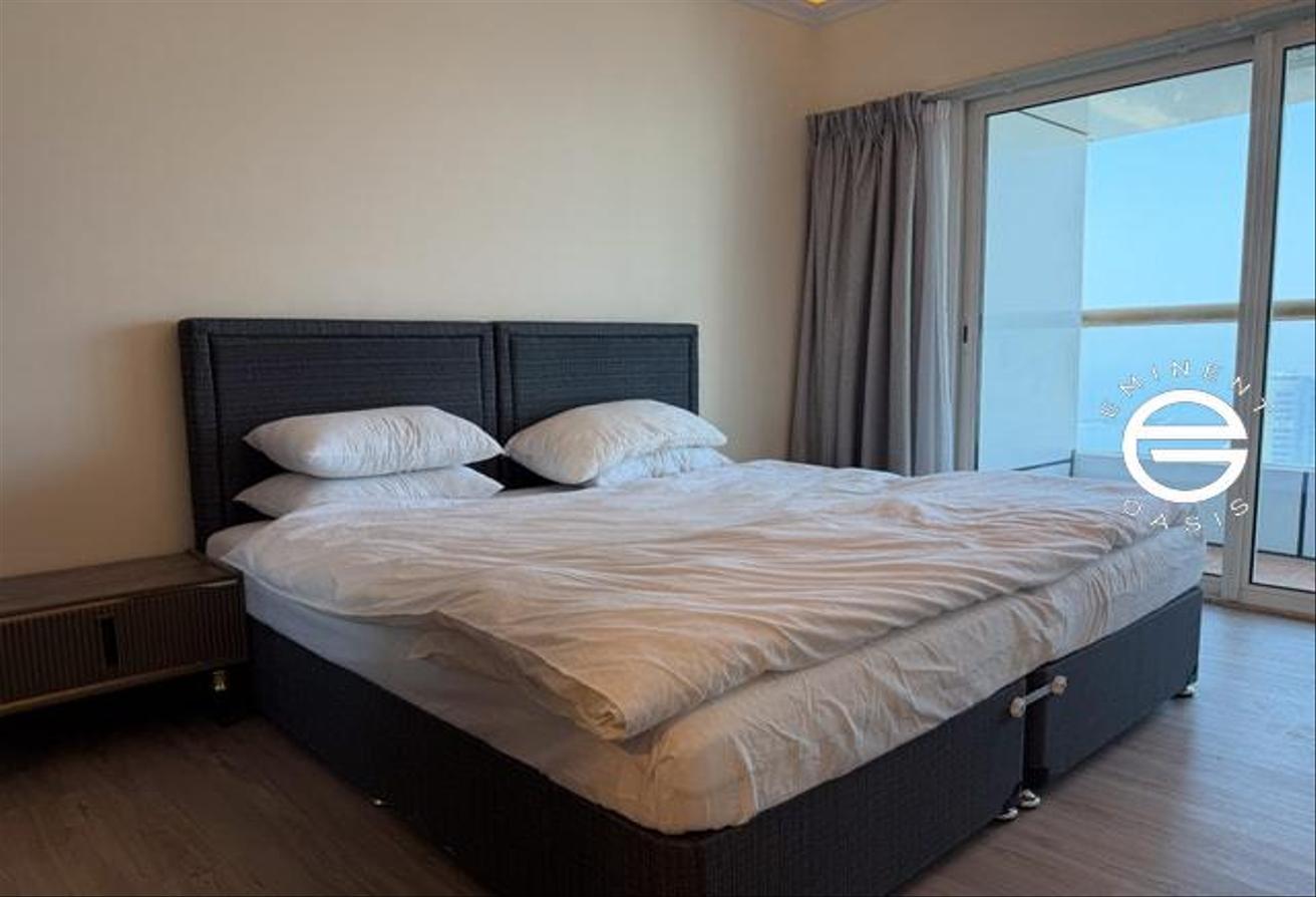 Modern furnished| upgraded | vacant | sale photo 7