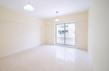 Apartment - 3 Bedrooms - 4 Bathrooms for rent in Juma Al Majid Building - Al Muraqqabat - Deira - Dubai