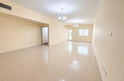 Apartment - 3 Bedrooms - 4 Bathrooms for rent in Juma Al Majid Building - Al Muraqqabat - Deira - Dubai Apartment - 3 Bedrooms - 4 Bathrooms for rent in Juma Al Majid Building - Al Muraqqabat - Deira - Dubai