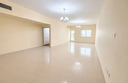 Apartment - 3 Bedrooms - 4 Bathrooms for rent in Juma Al Majid Building - Al Muraqqabat - Deira - Dubai Apartment - 3 Bedrooms - 4 Bathrooms for rent in Juma Al Majid Building - Al Muraqqabat - Deira - Dubai