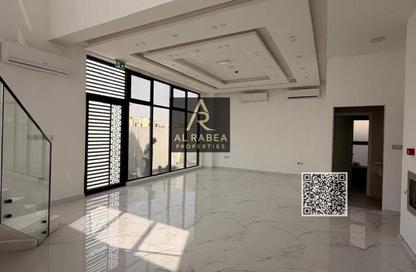 Villa - 4 Bedrooms - 6 Bathrooms for rent in Al Helio 2 - Al Helio - Ajman