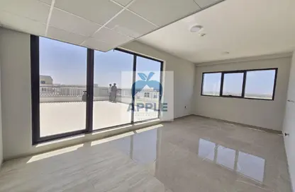 شقة - 2 غرف نوم - 3 حمامات للايجار في ذا جيت 2 - الجادة - الشارقة