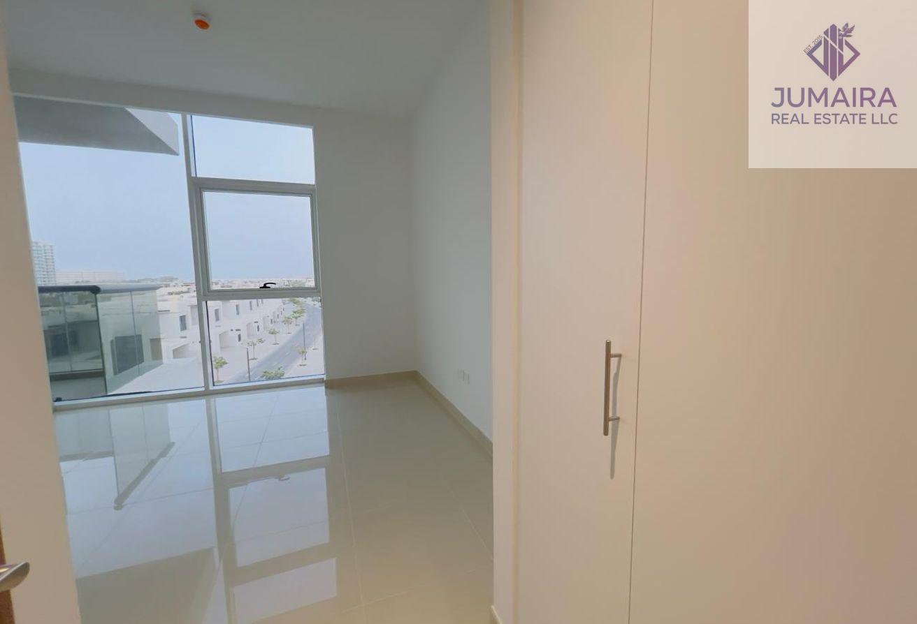 Modern Living & Prime Location/2BR Gateway II Sale