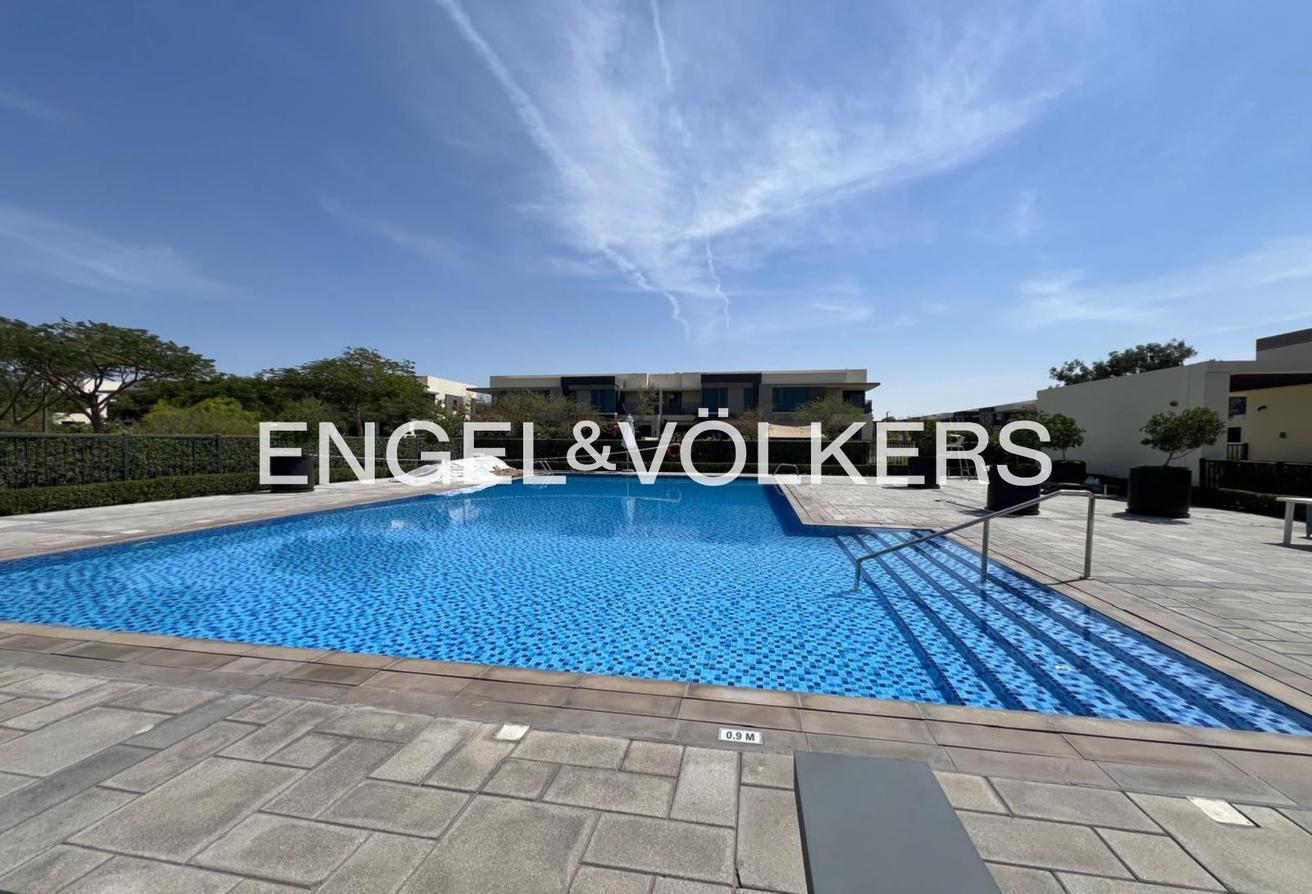 Single Row | Close To Amenities | Well Maintained photo 10