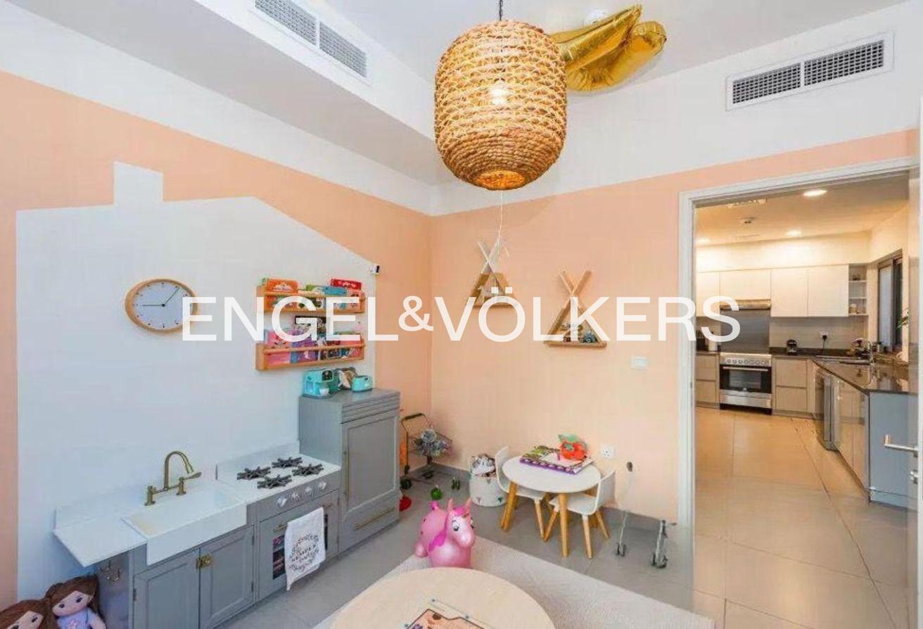 Single Row | Close To Amenities | Well Maintained photo 6