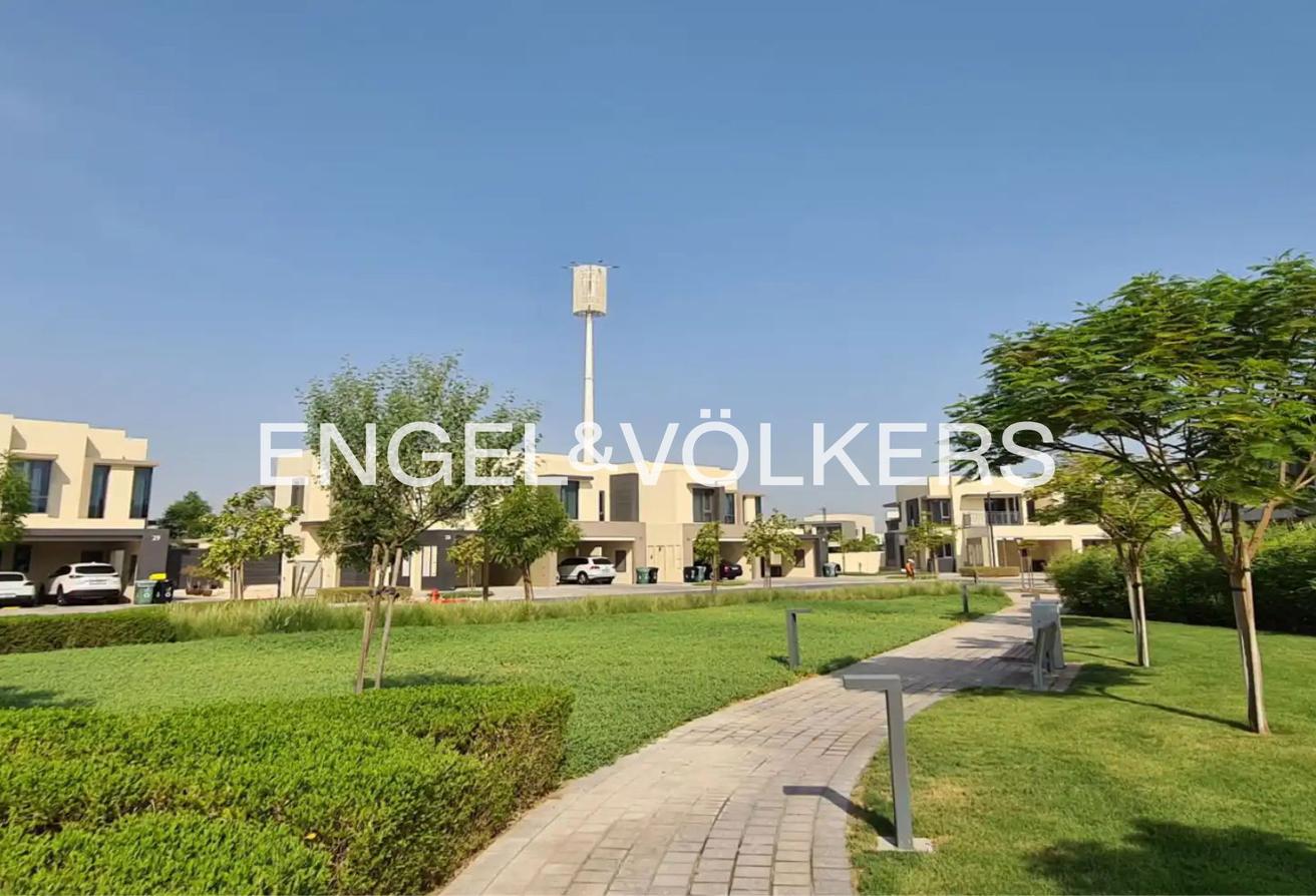 Single Row | Close To Amenities | Well Maintained photo 12