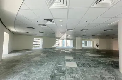 مكتب - استوديو - 2 حمامات للايجار في برج بارك - شارع الشيخ زايد - دبي