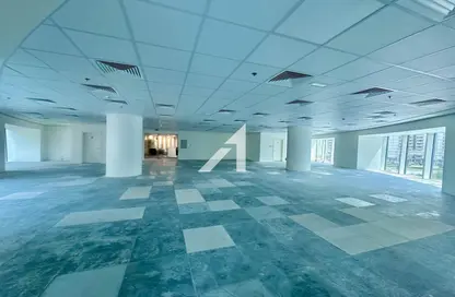مكتب - استوديو - 2 حمامات للايجار في برج بارك - شارع الشيخ زايد - دبي