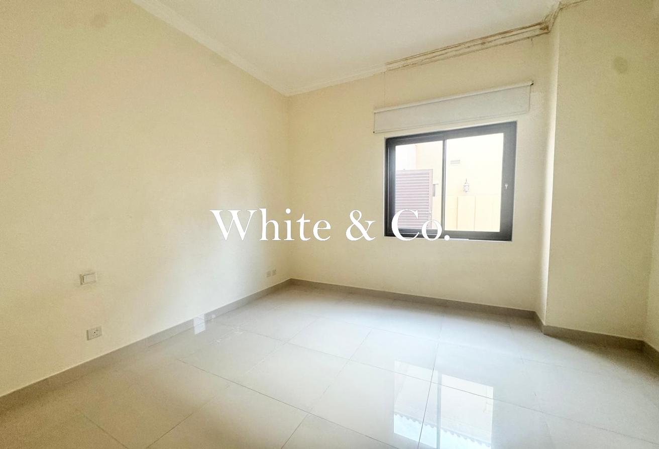 Vacant now | Landscaped | Well Maintained photo 6