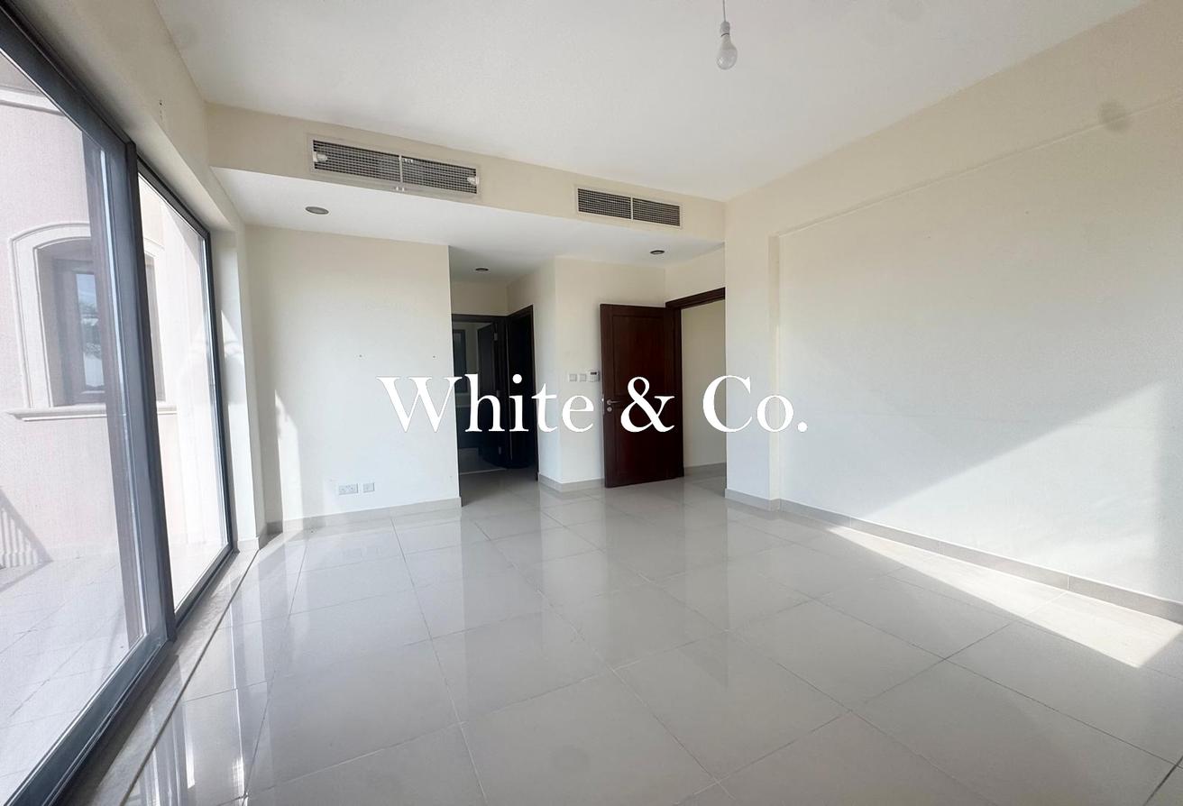 Vacant now | Landscaped | Well Maintained photo 8
