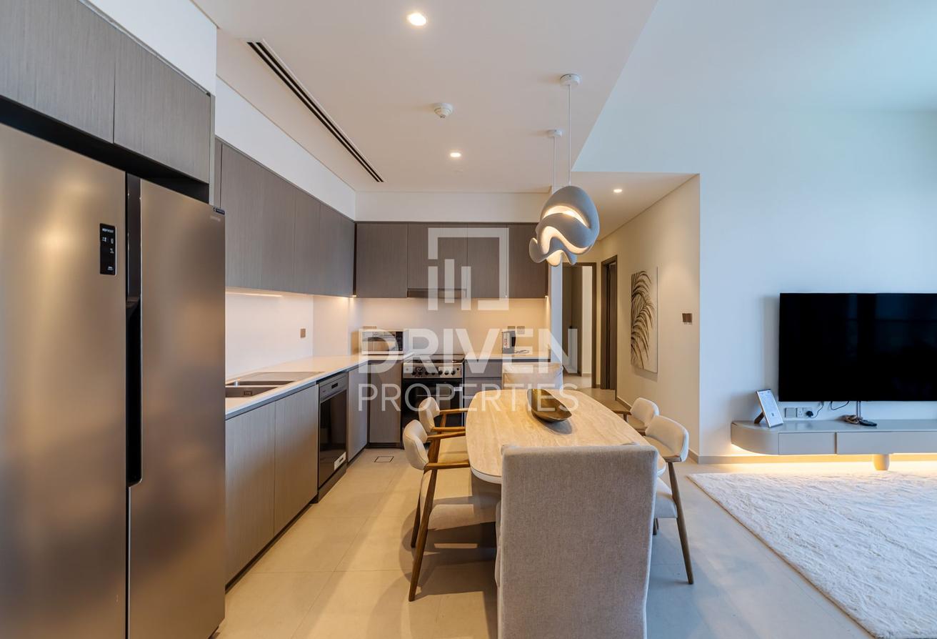 Available | Prime Boulevard View | Well Maintained photo 7
