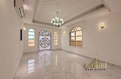 فيلا - 5 غرف نوم - 7 حمامات للبيع في 3  الروضة - الروضة - عجمان