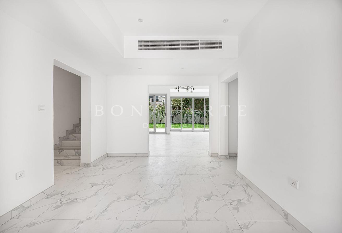 Elevated | Garden and Rooftop | Panoramic View photo 4