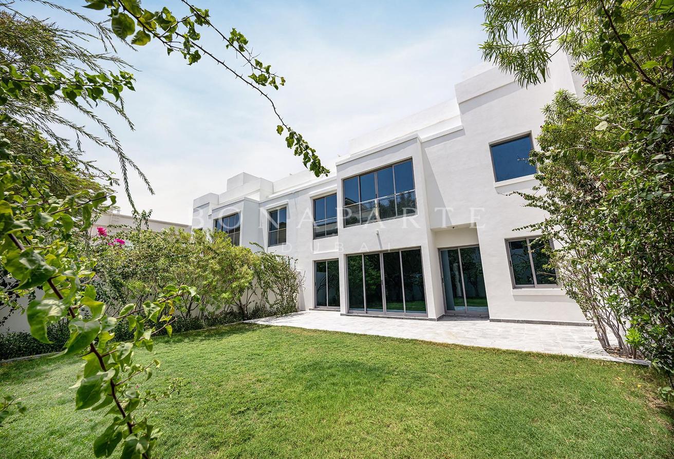 Elevated | Garden and Rooftop | Panoramic View photo 13