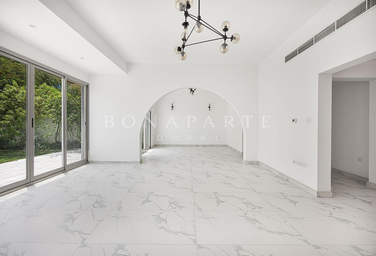 Elevated | Garden and Rooftop | Panoramic View photo 25